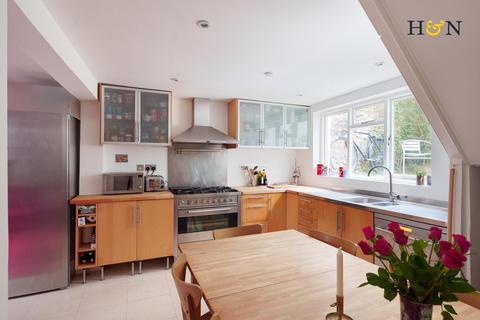 2 bedroom townhouse for sale, Queens Gardens, Brighton BN1