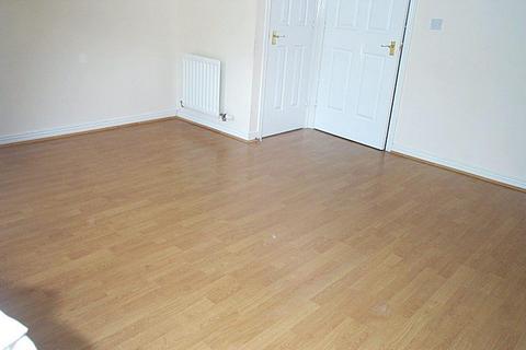 2 bedroom terraced house to rent, Versailles Gardens, Hucknall, NG15