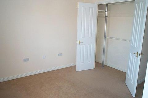 2 bedroom terraced house to rent, Versailles Gardens, Hucknall, NG15