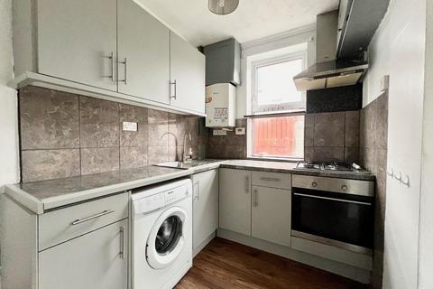 3 bedroom semi-detached house to rent, Nethershire Lane, Sheffield, S5 0QD