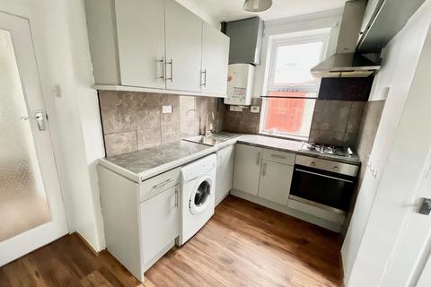 3 bedroom semi-detached house to rent, Nethershire Lane, Sheffield, S5 0QD