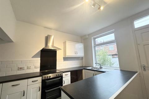 3 bedroom terraced house to rent, Zetland Street, Darlington
