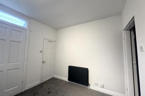 3 bedroom terraced house to rent, Zetland Street, Darlington