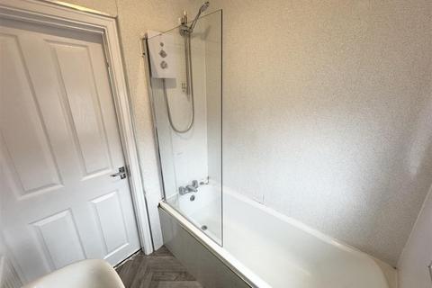 3 bedroom terraced house to rent, Zetland Street, Darlington