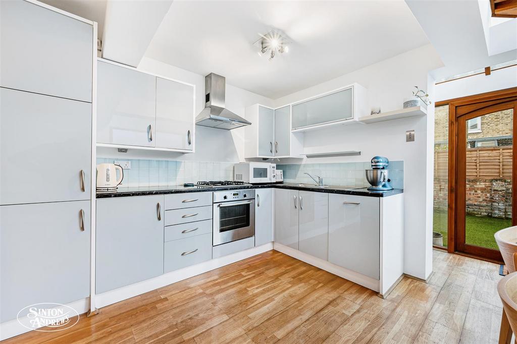 32 Northfield Road-8.jpg