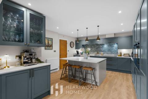 4 bedroom end of terrace house for sale, Warwick Road, St. Albans, AL1 4DJ