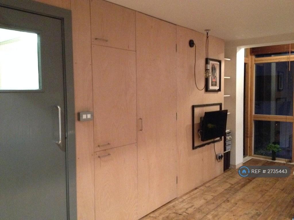 Lounge Wall