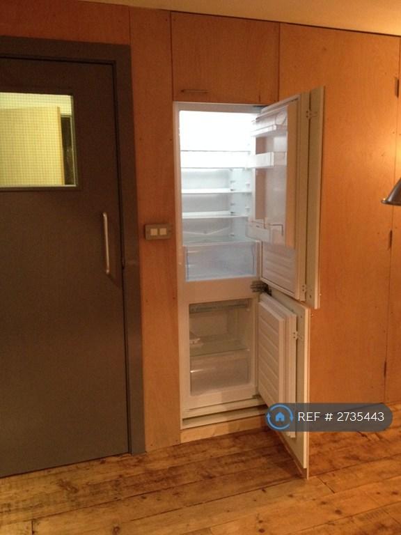 Built-In Fridge Freezer