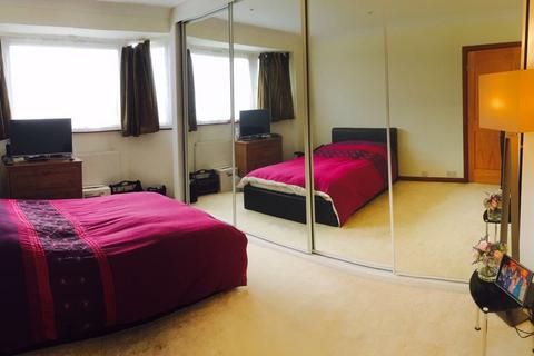 4 bedroom terraced house to rent, Bramdean Crescent, Lee  SE12