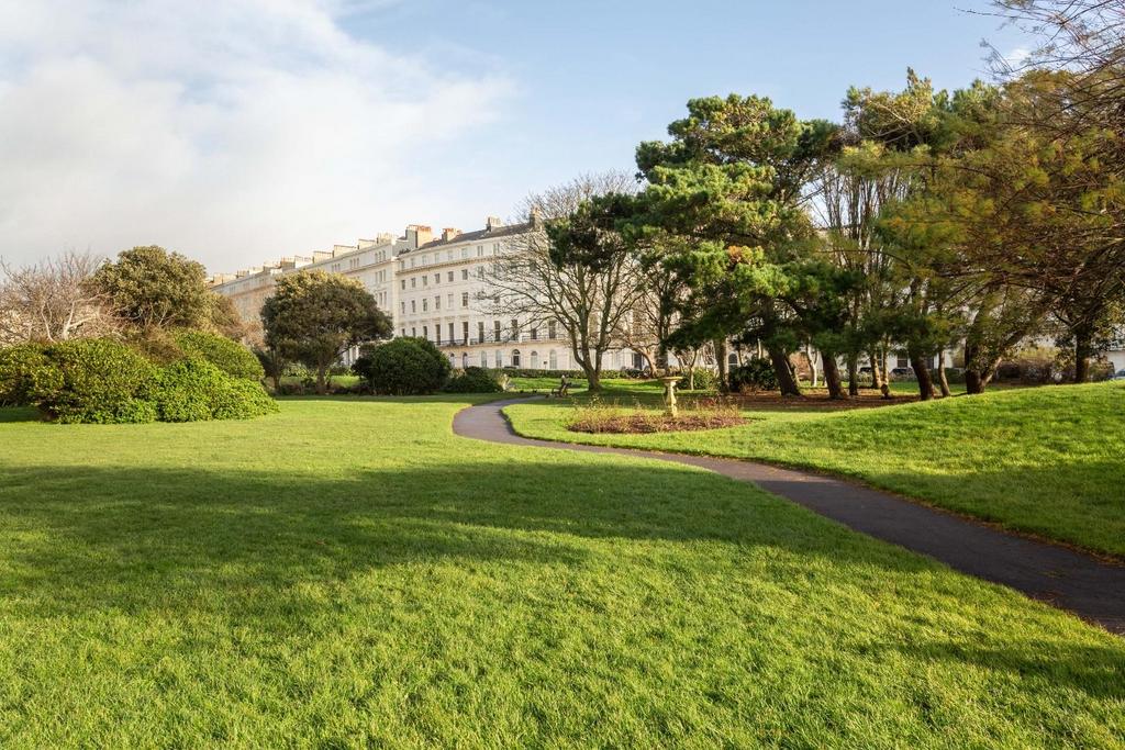 Adelaide Crescent-21.jpg