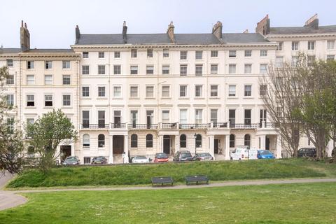 2 bedroom apartment for sale, Adelaide Crescent, Hove