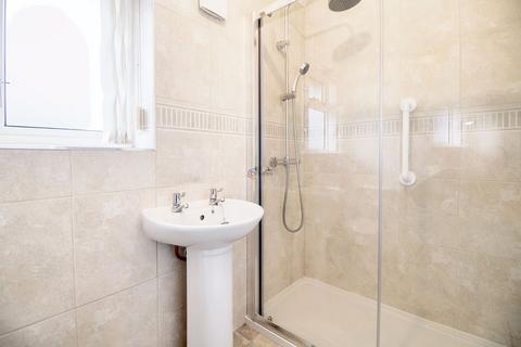 2 bedroom end of terrace house to rent, Dixon Road, Chesterfield, S41