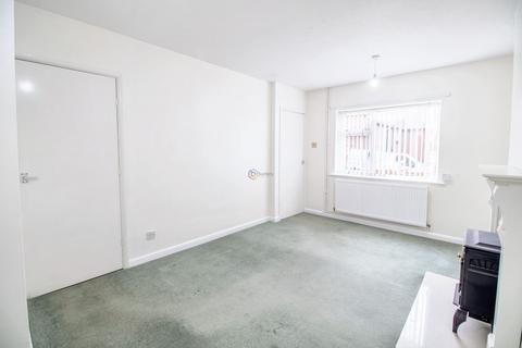 2 bedroom end of terrace house to rent, Dixon Road, Chesterfield, S41