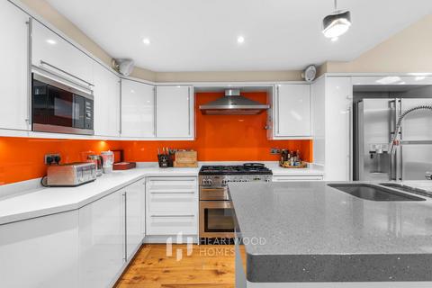 4 bedroom detached house for sale, Stanmore Chase, St. Albans, AL4 0EZ