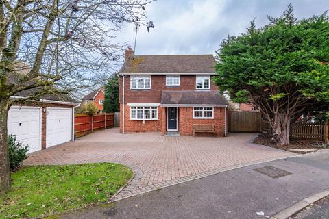 4 bedroom detached house for sale, Gibbs Hill, Ashford TN27