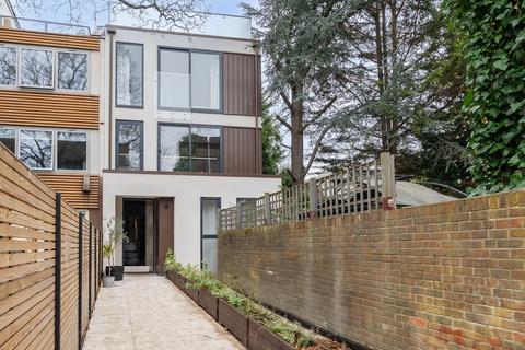 4 bedroom end of terrace house for sale - Claudia Place, London, SW19