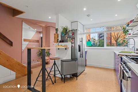 undefined, Elton Place, London, N16