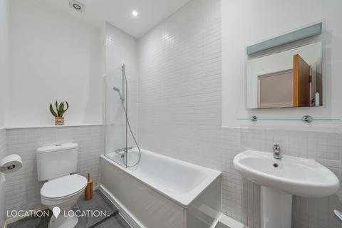 2 bedroom flat for sale, Defoe Road, St. Mary's Court, N16