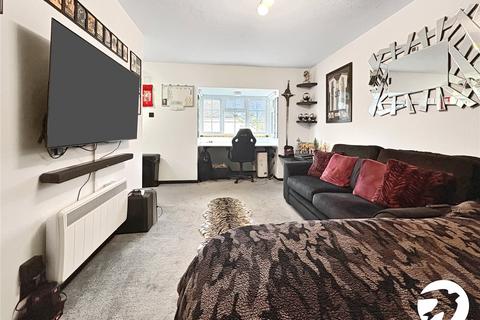 Studio to rent, Willow Rise, Downswood, Maidstone, Kent, ME15