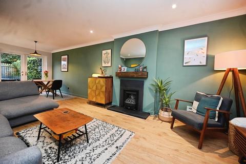 3 bedroom end of terrace house for sale, Lakeside Chase, Rawdon, Leeds