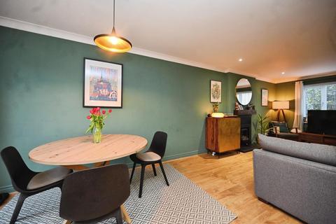 3 bedroom end of terrace house for sale, Lakeside Chase, Rawdon, Leeds
