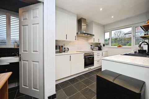 3 bedroom end of terrace house for sale, Lakeside Chase, Rawdon, Leeds