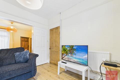 2 bedroom terraced house to rent, Caswell Street, Swansea, SA1