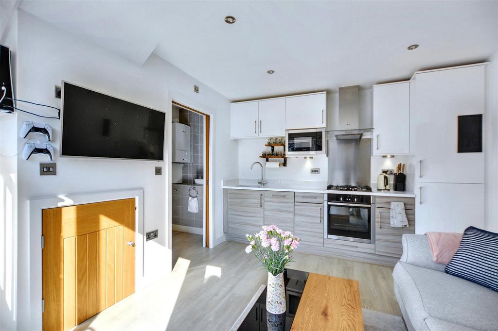 Living Kitchen 4.jpeg