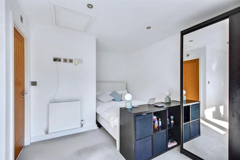 Bedroom 1.jpeg