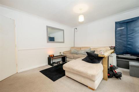 1 bedroom apartment for sale, Woodlands Court, Sandhurst GU47