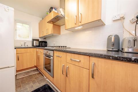 1 bedroom apartment for sale, Woodlands Court, Sandhurst GU47