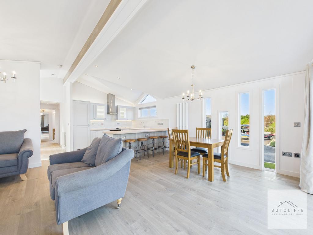 Lounge Dining Area