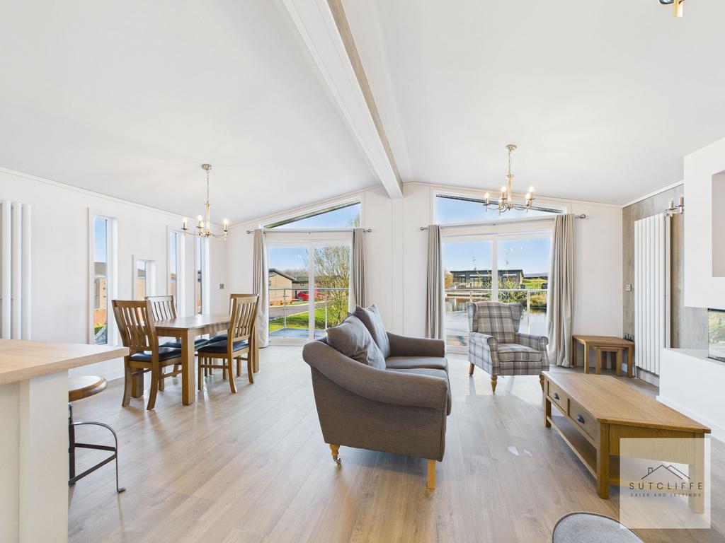 Lounge Dining Area