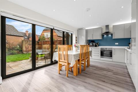 3 bedroom semi-detached house for sale, New Road, Woolmer Green, Knebworth