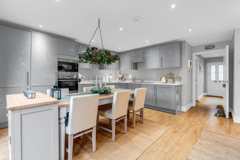 3 bedroom semi-detached house for sale, New Road, Woolmer Green, Knebworth