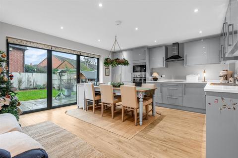3 bedroom semi-detached house for sale, New Road, Woolmer Green, Knebworth
