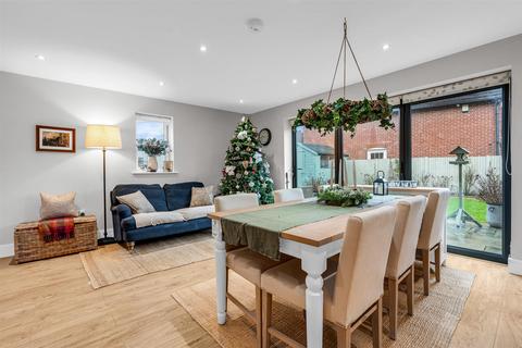 3 bedroom semi-detached house for sale, New Road, Woolmer Green, Knebworth