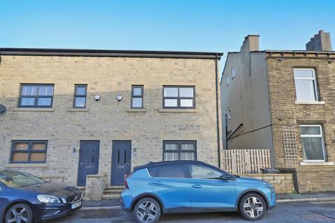 3 bedroom semi-detached house for sale, Huddersfield Road, Elland