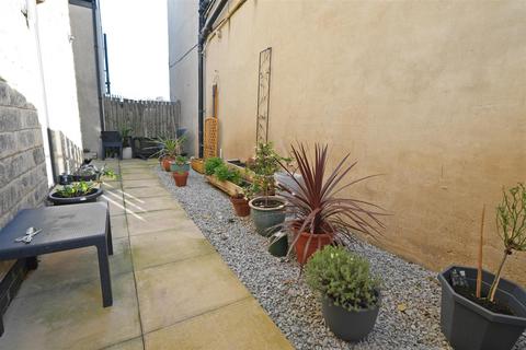 3 bedroom semi-detached house for sale, Huddersfield Road, Elland