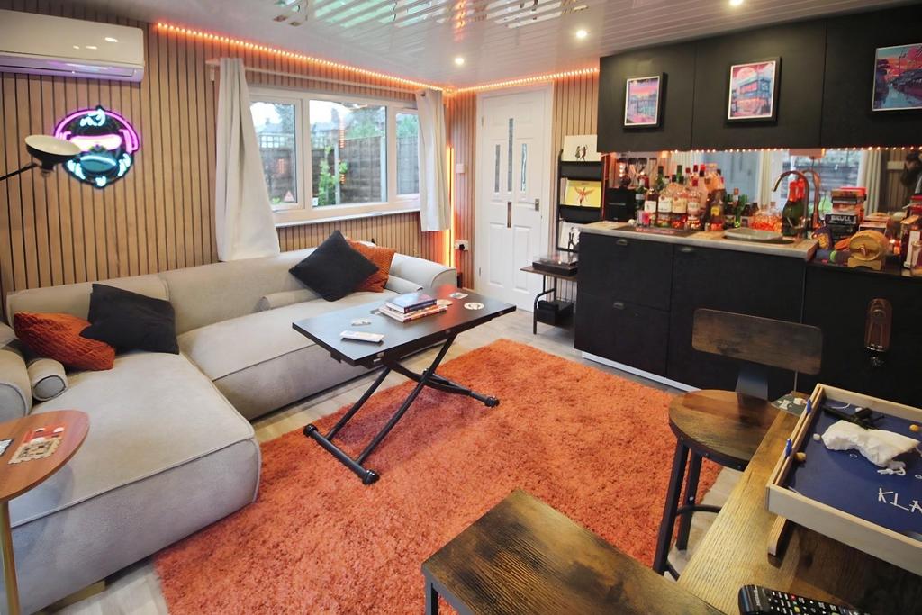 Anexxe Living Room 2.JPG