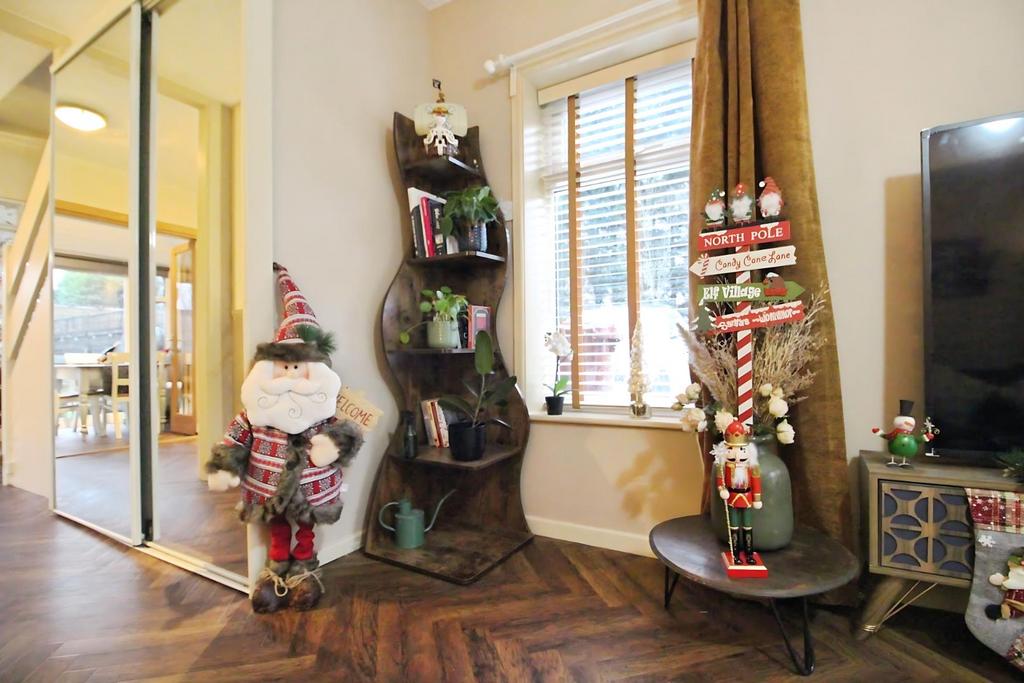 Santas Grotto Pic.png