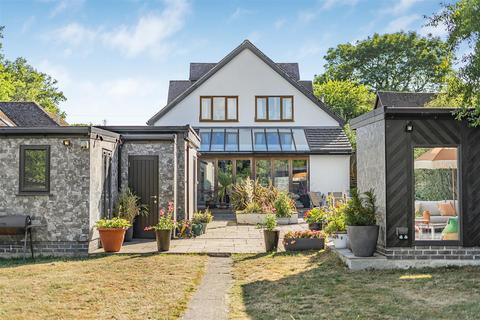 4 bedroom detached house for sale, Codicote Road, Welwyn