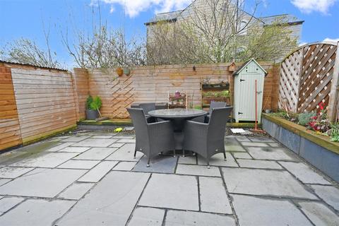 3 bedroom semi-detached house for sale, Woodfield Avenue, Greetland, Halifax