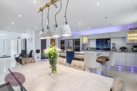 4 bedroom detached house for sale, Middleton Close, Nuthall, Nottingham, NG16