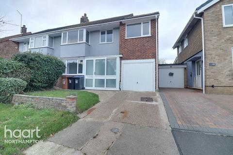 4 bedroom semi-detached house to rent, Cotswold Avenue, Northampton