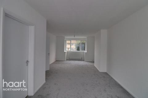 4 bedroom semi-detached house to rent, Cotswold Avenue, Northampton