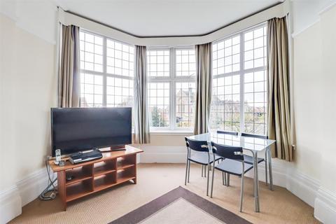 2 bedroom flat for sale, Kings Road, Westcliff-on-Sea SS0
