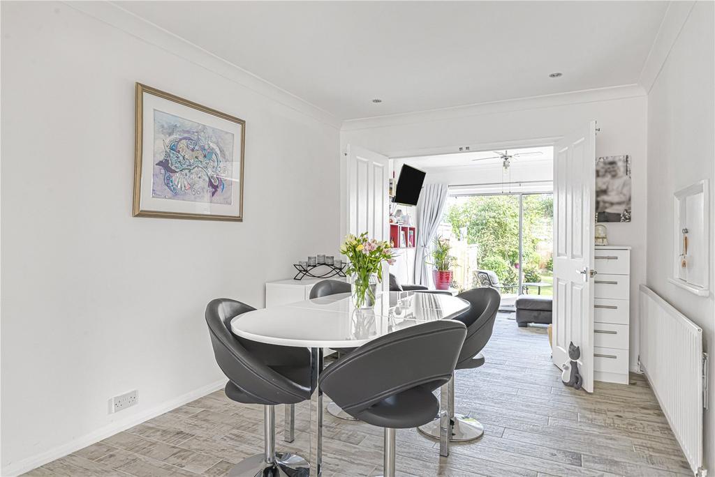 Lounge/Dining Room