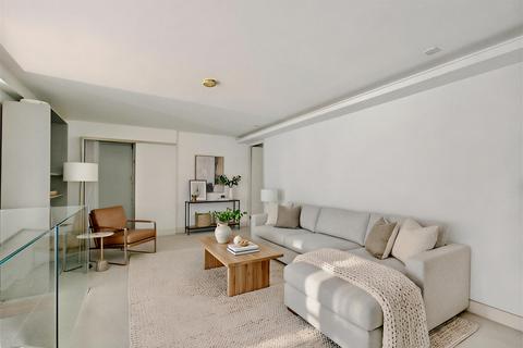 1 bedroom flat for sale, Market Place, London, W1W