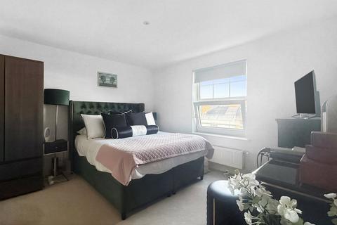 2 bedroom flat for sale, Weir Road, Bexley, DA5